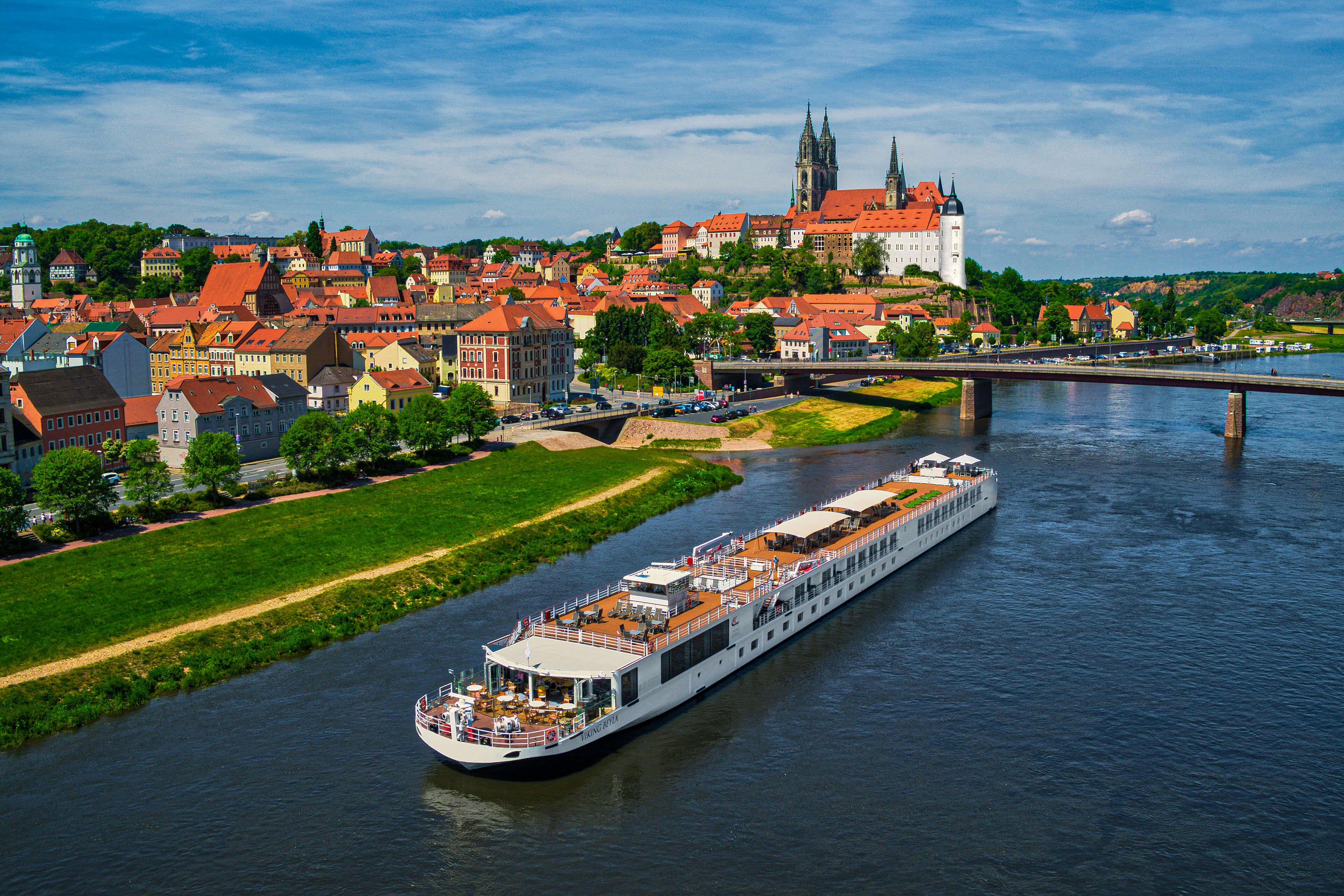 river cruise dock budapest